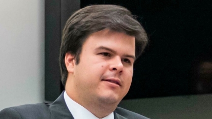 Ministro de Minas suspende leilão de terminal de etanol no Porto de Maceió 