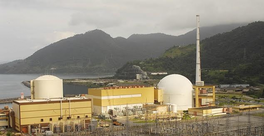 As usinas nucleares Angra 1 e Angra 2, em Angra dos Reis (RJ)
