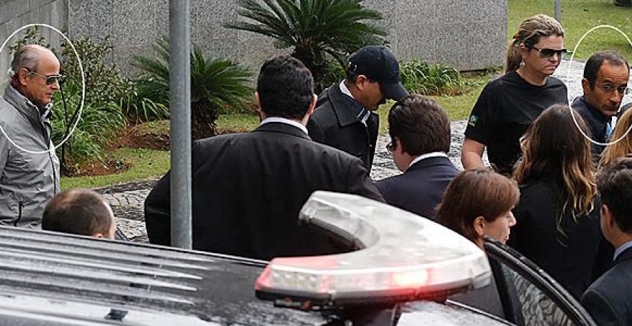 Os então presidentes da Andrade Gutierrez e da Odebrecht deixam a sede da PF em SP, em 2015