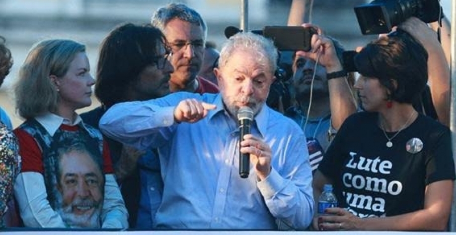 Lula:  ‘Seguirei lutando pela dignidade do povo, independente da sentença’