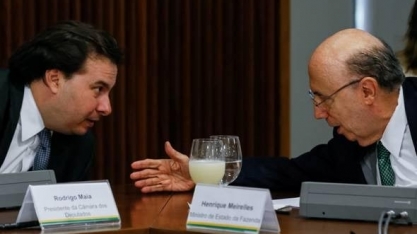 Rebaixamento é novo capítulo da disputa Maia x Meirelles