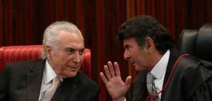 Ficha suja está fora do jogo democrático,diz Fux ao assumir comando do TSE