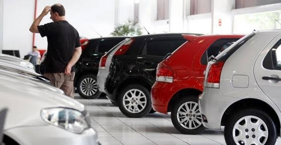  Crescimento. Crédito mais fácil impulsionou mercado de veículos no início da década