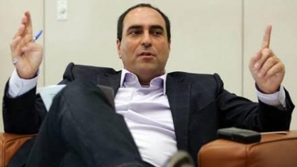 CEO da companhia ganha fôlego em meio à tempestade