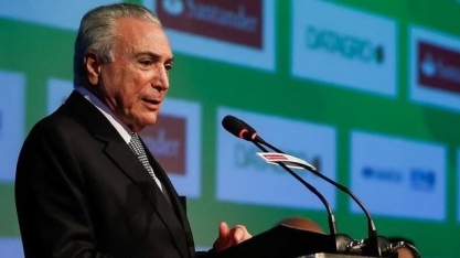 Temer diz que oposição política tenta 'paralisar o país', mas não consegue