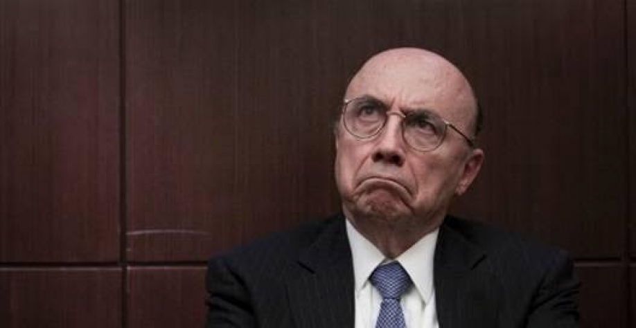 Petrobras diz que não cogita mudar política de preços