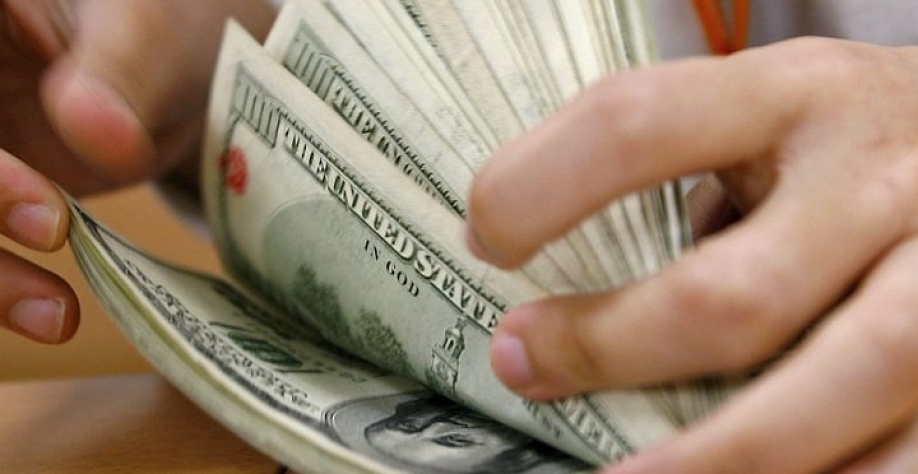 Dólar sobe 1,2% e vai a R$3,45, maior patamar desde final de 2016 