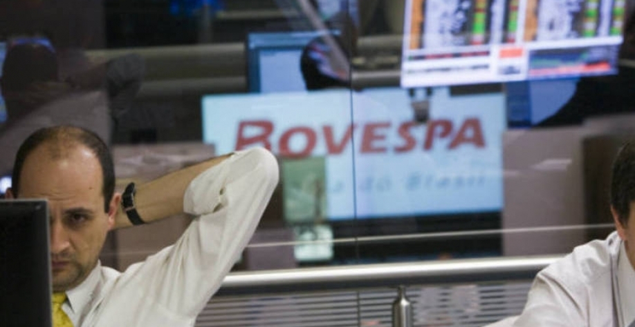 Ibovespa fecha em queda com fortes perdas em Wall Street;Vale atenua perda