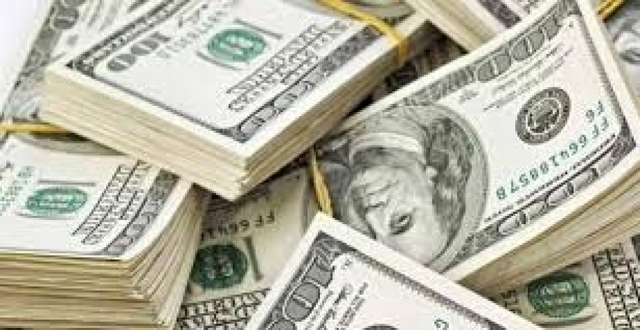 Dólar sobe encosta em R$3,55, maior nível em quase dois anos, com Fed