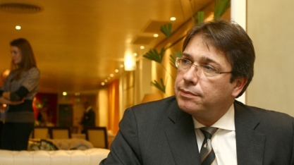 Presidente da Eletrobrás tenta subir próprio salário para R$ 77 mil