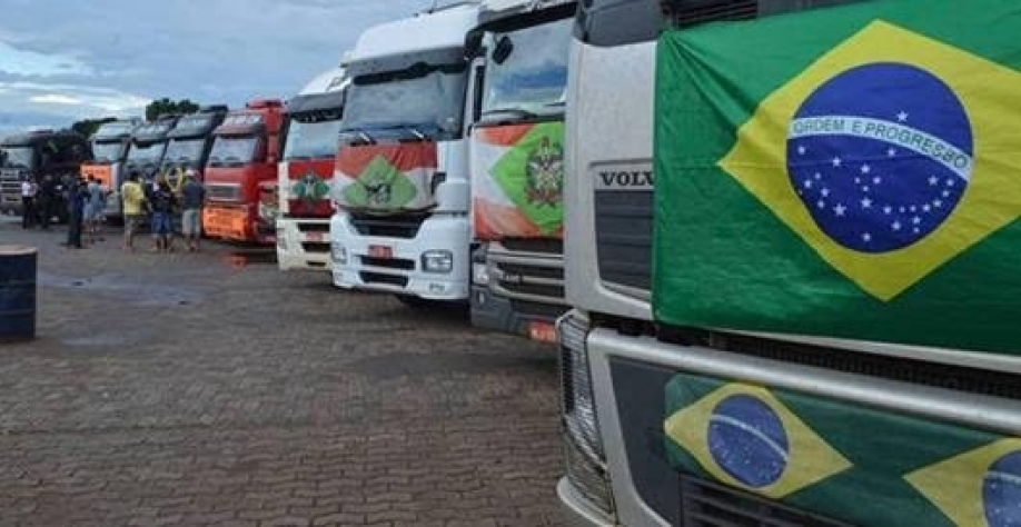 Caminhoneiros autônomos fazem paralisação nacional a partir das 6h de hoje