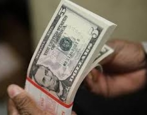 Dólar lidera ranking de investimento em abril por turbulências externas e eleitorais