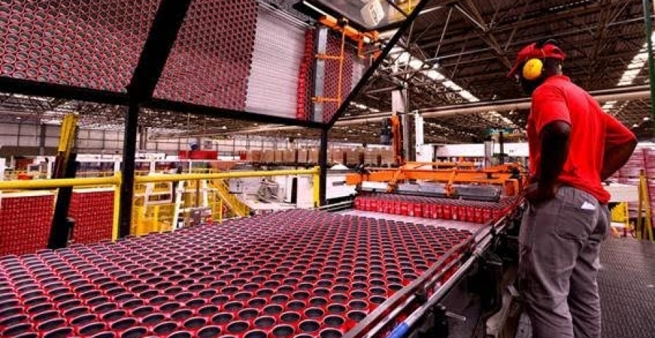 Indústria de bebidas pressiona governo para retomar benefícios fiscais revogados para bancar 'bolsa caminhoneiro'