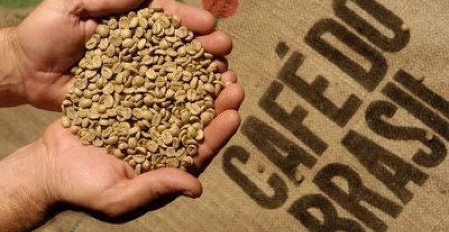Vendas de café arábica caem com estoques apertados e atraso na colheita 