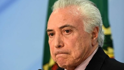 Demissão aumenta pressão por nova política de preços