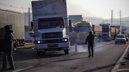 Recessão fez despencar número de viagens de caminhão