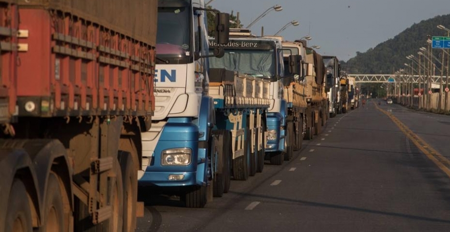 Projeto também prevê que o valor do pedágio não integre o preço do frete que os transportadores de carga recebem