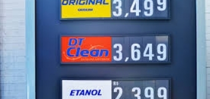 Gasolina recua em 17 Estados e no DF; valor médio cai 0,24% no País 