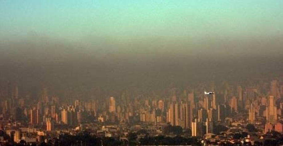 Resultado de imagem para CaminhÃµes e Ã´nibus respondem por metade da poluiÃ§Ã£o do ar em SÃ£o Paulo