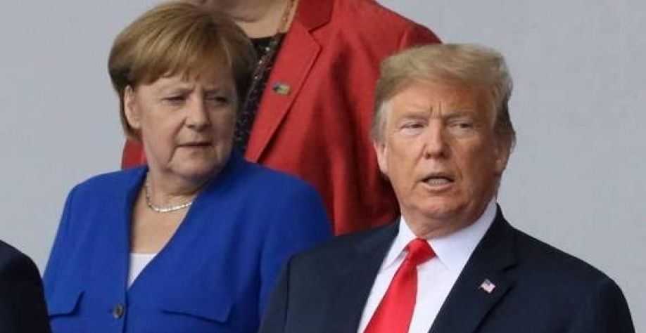 Na abertura cúpula da Otan, em Bruxelas, Trump disse que a Alemanha é “prisioneira” da Rússia por depender do gás russo. A chanceler Angela Merkel respondeu que sabe bem o que é viver sob ocupação russa, uma alusão ao fato de ter vivido na ex-Alemanha Ori