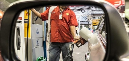 Preço da gasolina bate recorde e chega ao maior valor em dez anos 