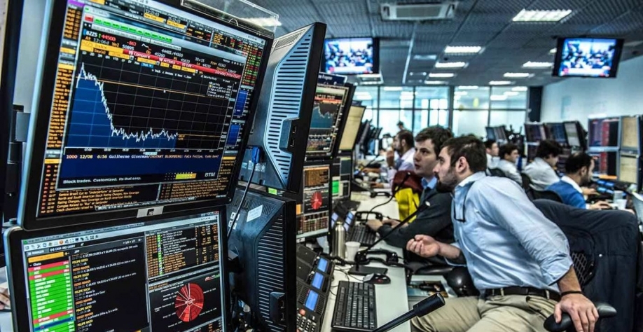 Ibovespa fecha na mínima em quase 2 meses com exterior e cautela política 