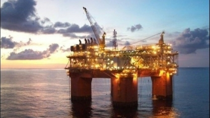 Disparada do petróleo pode elevar gasolina em 25% até o fim do ano