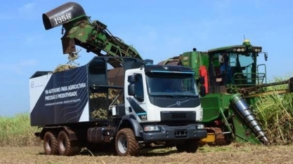 Volvo entrega caminhões autônomos para usina paranaense