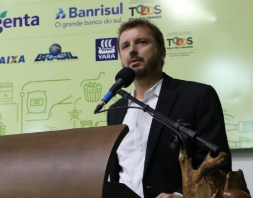 Câmbio: vem para R$ 3,70 ou vai a R$ 5,50? – Prof. Dr. Marcos Fava Neves 