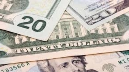 Dólar termina com leve baixa com fluxo e exterior e após Ibope