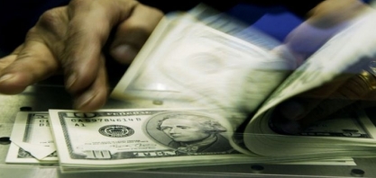  Dólar futuro aprofunda alta ante real após notícia de saída de Ilan