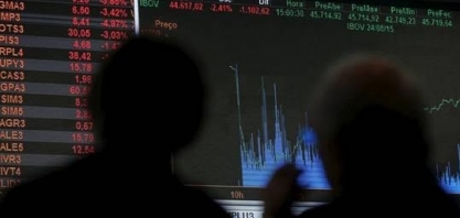 Efeito Bolsonaro faz Bolsa fechar em alta e dólar recuar nesta segunda