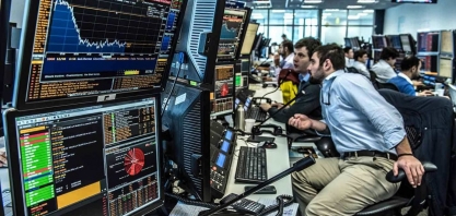 Ibovespa fecha em alta guiado por Vale e Petrobras; Smiles desaba 