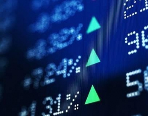 Bolsa sobe e dólar cai após pesquisa confirmar dianteira de Bolsonaro