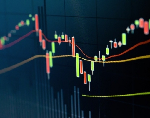  Ibovespa fecha em queda contaminado por Wall St; Petrobras tem dia volátil