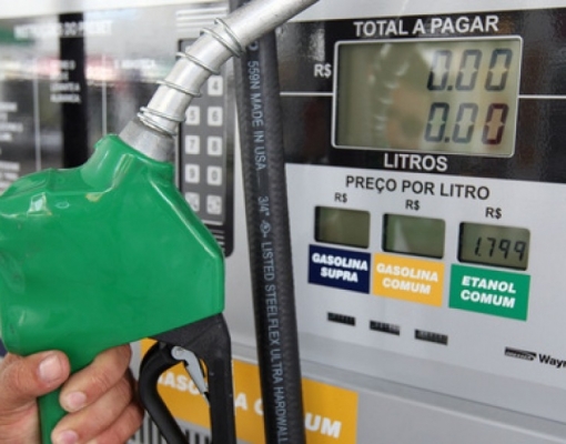 Em 12 meses vendas de etanol sobem 37,6% e da gasolina caem 54,9%