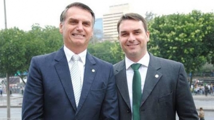 Bolsonaro diz que ele e filho pagarão a conta se houver algo de 'errado'
