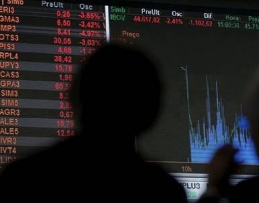 Ibovespa amplia perda e fecha em queda de 1,08% 