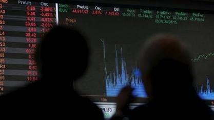 Ibovespa amplia perda e fecha em queda de 1,08% 