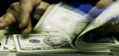  Dólar sobe a R$3,90 com exterior com sétima semana seguida de valorização 
