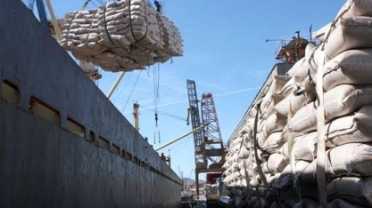 Exportação de açúcar cai 13% em novembro ante ano anterior 