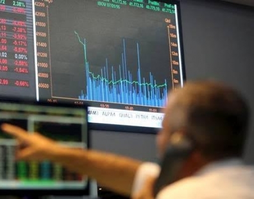Ibovespa fecha em alta após sessão volátil com exterior no radar 