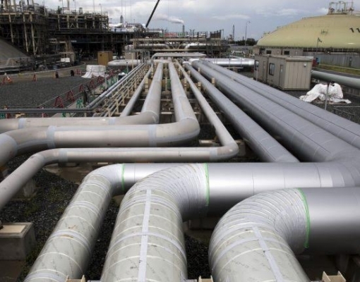 Setor de GNL vê petróleo e energias renováveis como obstáculos