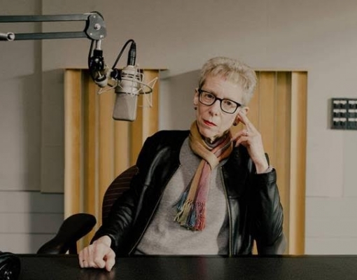 Como manter uma boa conversa, segundo uma experiente âncora de rádio