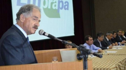 Sebastião Barbosa corre risco na presidência da Embrapa
