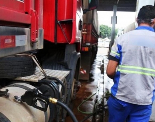 Petrobras eleva preço do diesel nas refinarias em 2,5%