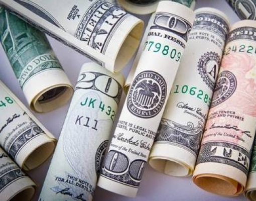 Dólar sobe ante real com exterior, em dia de votação do Brexit