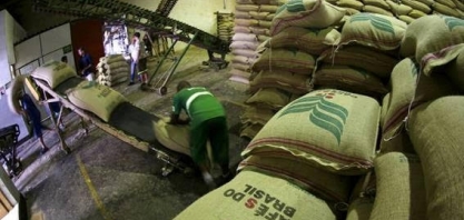 Oferta elevada de café derruba preço e reduz margem de produtor