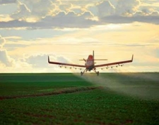 Petrobras retoma fornecimento de gasolina para aviação agrícola