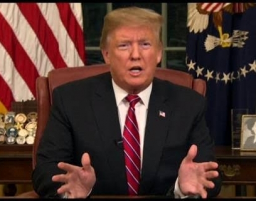 Trump alega 'crise humanitária' ao defender muro com o México